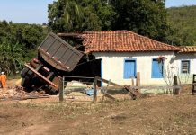 Milagre em Araguari: Idosa soterrada por caminhão é salva com vida Milagre em Araguari: Idosa soterrada por caminhão é salva com vida