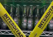 Procon Uberlândia interditou mais de 500 garrafas de cerveja vencida durante fiscalização Procon Uberlândia interditou mais de 500 garrafas de cerveja vencida durante fiscalização