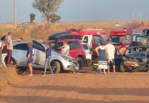 Acidente em Passos: Criança de 11 Anos Dirige Carro e Deixa Sete Feridos Acidente em Passos: Criança de 11 Anos Dirige Carro e Deixa Sete Feridos