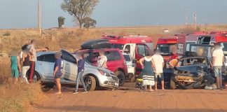 Acidente em Passos: Criança de 11 Anos Dirige Carro e Deixa Sete Feridos Acidente em Passos: Criança de 11 Anos Dirige Carro e Deixa Sete Feridos