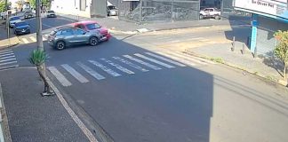 Acidente em Uberlândia: Motorista Causa Colisão ao Desrespeitar Sinal de Pare Acidente em Uberlândia: Motorista Causa Colisão ao Desrespeitar Sinal de Pare