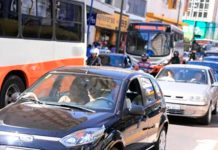 Adolescente com TEA dirige ônibus sem permissão: um percurso de 5 km Adolescente com TEA dirige ônibus sem permissão: um percurso de 5 km