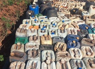 Homem Detido por Armazenar 3 Mil Litros de Combustíveis Irregulares em Canápolis Homem Detido por Armazenar 3 Mil Litros de Combustíveis Irregulares em Canápolis