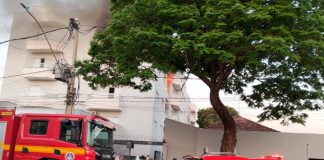 Incêndio em Uberaba Bebês gêmeos e seus pais são resgatados com sucesso Incêndio em Uberaba Bebês gêmeos e seus pais são resgatados com sucesso