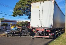 Motorista Não Habilitado Fica Ferido Após Colisão com Carreta em Uberlândia Motorista Não Habilitado Fica Ferido Após Colisão com Carreta em Uberlândia