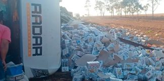 Rodotrem de cervejas tomba na MGC-497, em Iturama; felizmente, sem vítimas Rodotrem de cervejas tomba na MGC-497, em Iturama; felizmente, sem vítimas