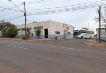 Sem Rodoviária, Araguari Adota Local Improvisado para Embarques de Ônibus Sem Rodoviária, Araguari Adota Local Improvisado para Embarques de Ônibus