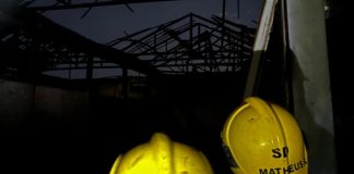 Uberlândia: Incêndio causa destruição em galpão comercial no bairro Chácaras Tubalina Uberlândia: Incêndio causa destruição em galpão comercial no bairro Chácaras Tubalina