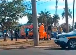 Tragédia em Uberlândia: motorista morre após acidente de moto com poste na Avenida Nicomedes Alves dos Santos Tragédia em Uberlândia: motorista morre após acidente de moto com poste na Avenida Nicomedes Alves dos Santos