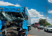 Acidente Envolvendo Quatro Caminhões Deixa Ferido e Congestiona BR-050 em Uberaba Acidente Envolvendo Quatro Caminhões Deixa Ferido e Congestiona BR-050 em Uberaba