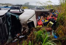 Acidente com Caminhão de Cerveja Gera Congestionamento na Estrada Próxima a Córrego Danta Acidente com Caminhão de Cerveja Gera Congestionamento na Estrada Próxima a Córrego Danta