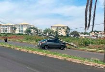 Acidente em Uberlândia: Carro Colide com Poste e Motorista de 37 Anos é Resgatada Acidente em Uberlândia: Carro Colide com Poste e Motorista de 37 Anos é Resgatada