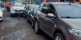 Acidente em Uberlândia: Engavetamento Feriu um Homem e Paralisou Tráfego Acidente em Uberlândia: Engavetamento Feriu um Homem e Paralisou Tráfego