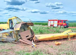 Aeronave Agrícola Cai em Canavial em Campo Florido, Piloto Ileso Aeronave Agrícola Cai em Canavial em Campo Florido, Piloto Ileso