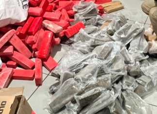 Drogas são apreendidas no Alto Umuarama após homem ferido chamar a polícia Drogas são apreendidas no Alto Umuarama após homem ferido chamar a polícia