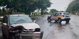 Motorista Embriagado e Sem Habilitação Colide com Caminhão Estacionado Motorista Embriagado e Sem Habilitação Colide com Caminhão Estacionado