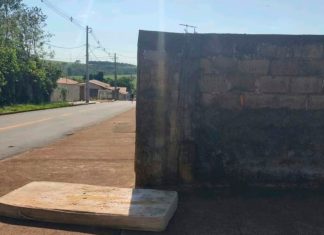 Mulher é encontrada inconsciente e seminua em calçada após visita a templo afro Mulher é encontrada inconsciente e seminua em calçada após visita a templo afro