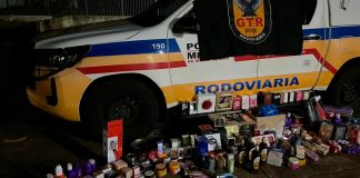 Perfumes, Cremes e Celulares do Paraguai: Carga Irregular Apreendida na MG-255 Perfumes, Cremes e Celulares do Paraguai: Carga Irregular Apreendida na MG-255