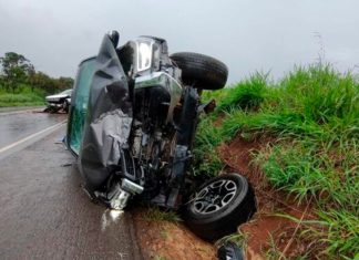 Acidente na BR-352: Dois Carros Colidem em Arapuá Acidente na BR-352: Dois Carros Colidem em Arapuá