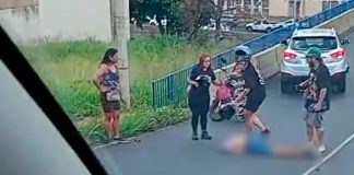 Acidente no Viaduto de Uberlândia: Duas Pessoas Feridas em Choque entre Motos e Carro Acidente no Viaduto de Uberlândia: Duas Pessoas Feridas em Choque entre Motos e Carro