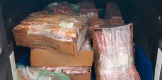 Blitz em Uberaba Apreende 1,8 Mil Espetinhos de Carne sem Refrigeração Blitz em Uberaba Apreende 1,8 Mil Espetinhos de Carne sem Refrigeração