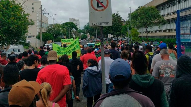 Em meio a dívidas, famílias da ocupação Fidel Castro lutam por regularização