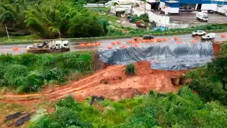 Erosão na BR-452 Leva à Interdição Parcial em Araxá até Sábado