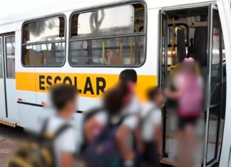 Motorista de transporte escolar é advertido por faltas devido à dificuldade em acordar cedo Motorista de transporte escolar é advertido por faltas devido à dificuldade em acordar cedo