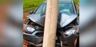 Motorista fica ferida após colisão com poste no Portal do Vale, em Uberlândia Motorista fica ferida após colisão com poste no Portal do Vale, em Uberlândia