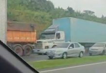 Acidente Grave entre Carretas Bloqueia BR-050 e Causa Ferido em Araguari Acidente Grave entre Carretas Bloqueia BR-050 e Causa Ferido em Araguari