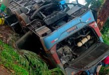 Acidente fatal na BR-365: Ônibus capota em Minas Gerais, resultando em três óbitos Acidente fatal na BR-365: Ônibus capota em Minas Gerais, resultando em três óbitos