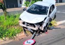 Acidente na Avenida do Bairro Monte Hebron em Uberlândia Acidente na Avenida do Bairro Monte Hebron em Uberlândia
