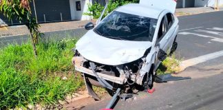 Acidente na Avenida do Bairro Monte Hebron em Uberlândia Acidente na Avenida do Bairro Monte Hebron em Uberlândia