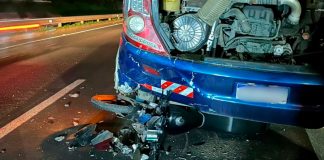 Acidente na BR-262: Motociclista colide com ônibus estacionado e sofre ferimentos graves Acidente na BR-262: Motociclista colide com ônibus estacionado e sofre ferimentos graves