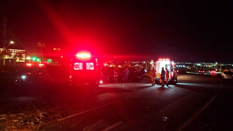 Acidente no Anel Viário Sul: carro capota e deixa dois feridos em Uberlândia