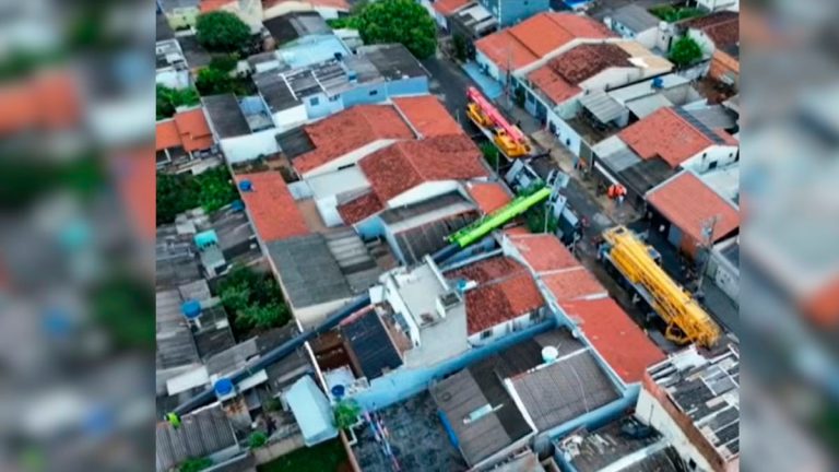 Guindaste Tombado Interdita 27 Residências e Custo da Operação Pode Chegar a R$ 150 Mil