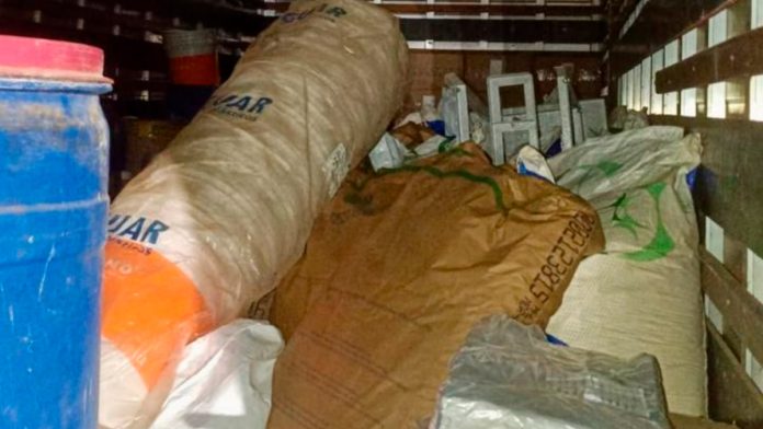 Operação Policial Desmantela Fábrica Ilegal de Agrotóxicos em Patos de Minas Operação Policial Desmantela Fábrica Ilegal de Agrotóxicos em Patos de Minas