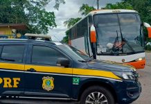 PRF Intercepta Ônibus em Estado Precário na BR-365 PRF Intercepta Ônibus em Estado Precário na BR-365