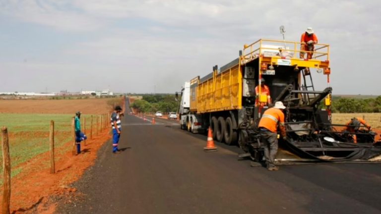 Recapeamento da AMG-1110 e construção de ecoponto em Uberlândia