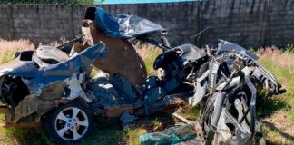 Grave acidente na BR-365 em Indianópolis termina com a morte de um casal Vista noturna da BR-365 em Indianópolis com viaturas de resgate e luzes de emergência após colisão entre carro e carreta