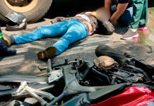 Acidente em Uberlândia: Motociclista fica ferido após colisão com ônibus do SIT Local do acidente entre moto e ônibus do transporte público em Uberlândia, com viatura de resgate