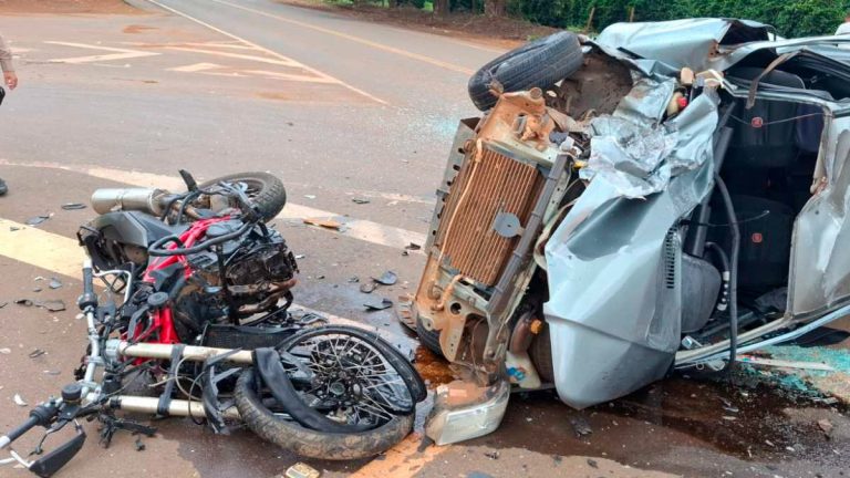 Motociclista envolvido em acidente com carro em Patos de Minas
