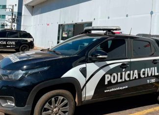 De maus-tratos a tráfico: Denúncia sobre bebê ferido revela ponto de drogas em Patos de Minas Diversos tipos de drogas e balanças de precisão apreendidos pela Polícia Civil em Patos de Mina