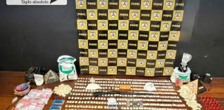 PM fecha laboratório e apreende mil porções de cocaína em operação Exposição de materiais apreendidos pela PM, incluindo drogas, armas, munições e liquidificadores em Patrocínio.