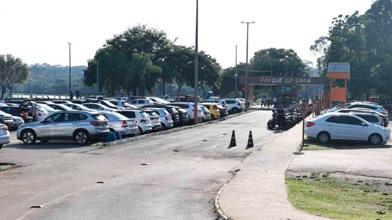 Obras de ampliação do estacionamento do Parque do Sabiá