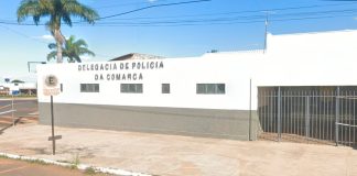 PCMG descobre farsa de estupro para forçar aborto legal em Araguari Fachada da Delegacia da Polícia Civil em Minas Gerais com viatura caracterizada em destaque