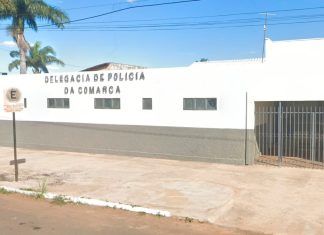 PCMG descobre farsa de estupro para forçar aborto legal em Araguari Fachada da Delegacia da Polícia Civil em Minas Gerais com viatura caracterizada em destaque