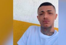 Moto usada em execução em Araguari tinha placa furtada em Uberlândia Isolamento policial em praça de Araguari após crime envolvendo jovem em bicicleta.