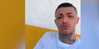 Moto usada em execução em Araguari tinha placa furtada em Uberlândia Isolamento policial em praça de Araguari após crime envolvendo jovem em bicicleta.