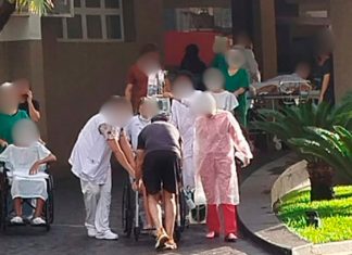 Incêndio atinge Hospital Santa Genoveva em Uberlândia e mobiliza bombeiros Fachada do Hospital Santa Genoveva em Uberlândia com fumaça e viaturas do Corpo de Bombeiros.